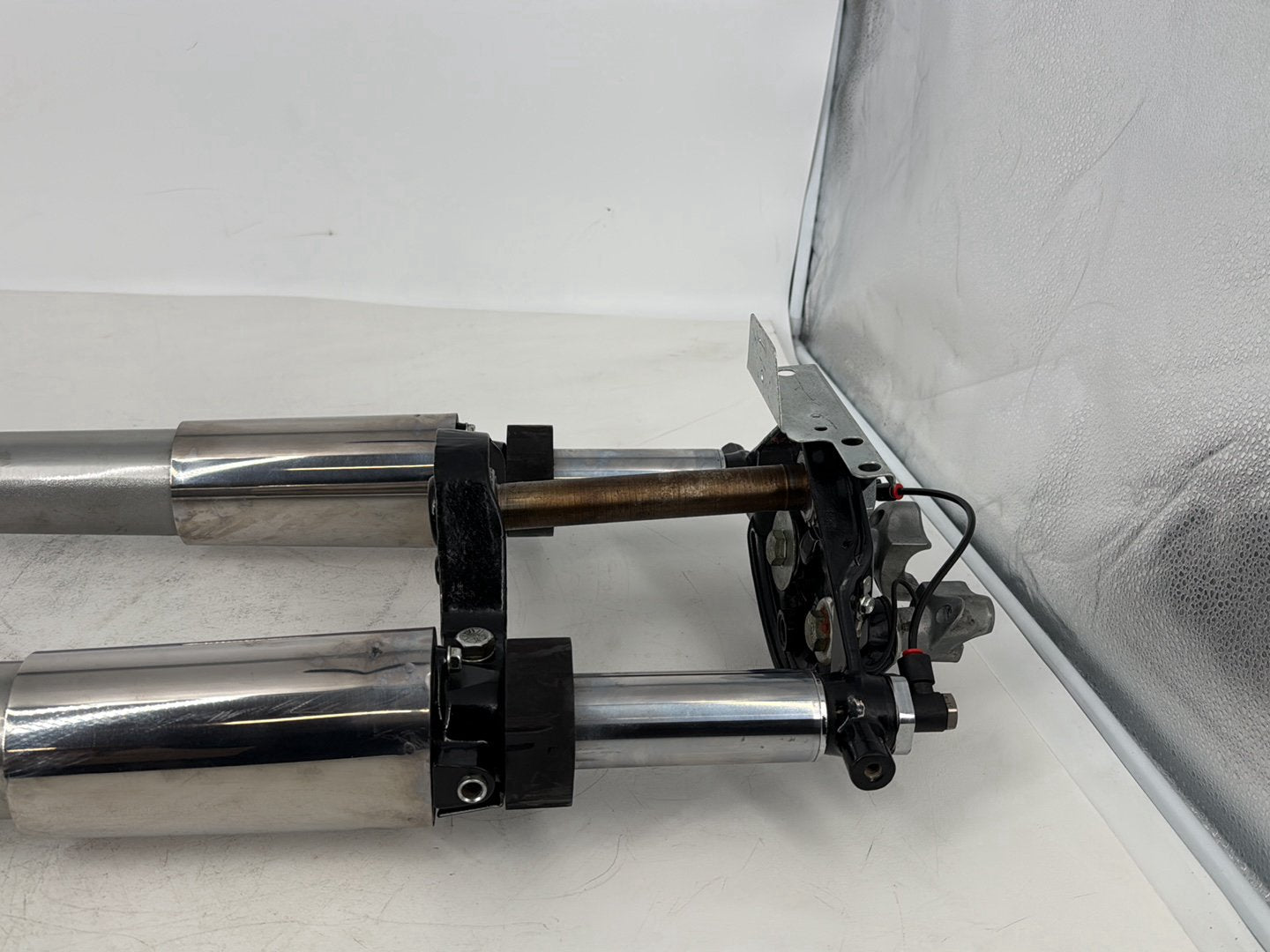 1999 - 2006 Harley-Davidson Touring Electra Glide Classic Front Triple Tree Set & LH RH Fork Legs Sliders 45435-95