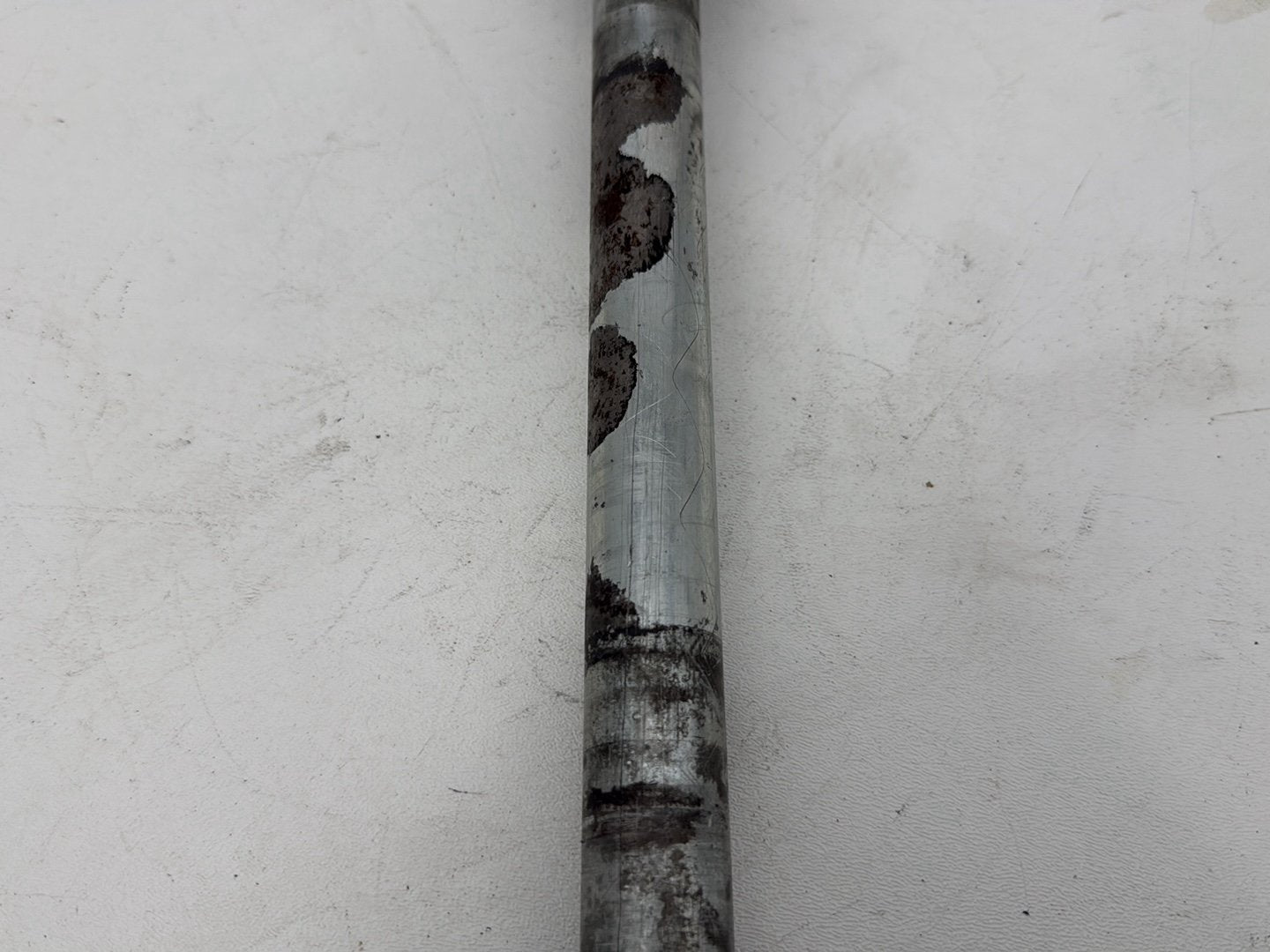 1999 - 2006 Harley-Davidson Touring Electra Glide Rear Wheel Axle Bolt Shaft 	41056-02