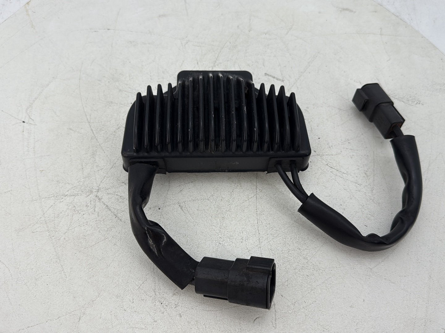 2006 Harley Dyna FXDWGI Wide Glide OEM Voltage Regulator Rectifier