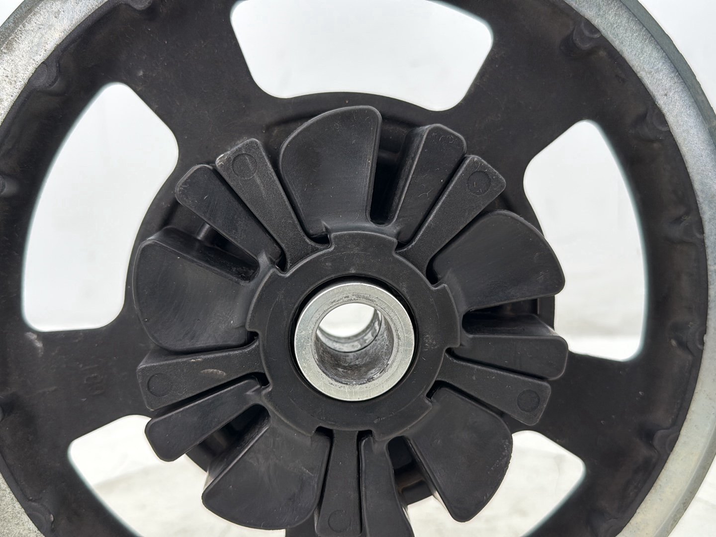 2012 Harley Street Glide Touring FLHX OEM Rear Driver Pulley Sprocket