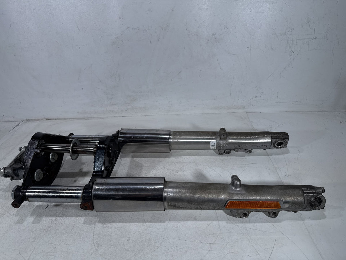 2013 Harley Street Glide Touring Front Triple Tree Set & LH RH Fork Legs Sliders