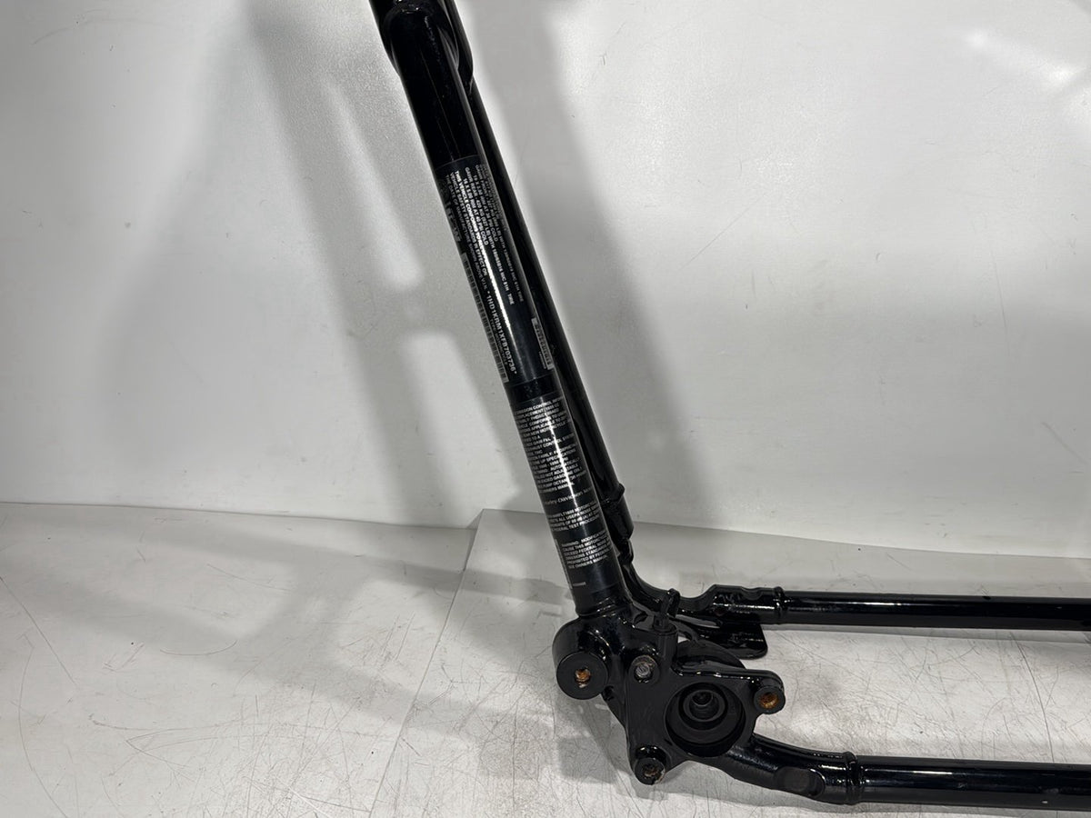 2015 Harley Touring Street Glide OEM Body Main Frame Chassis 47900-14BHP SLVG