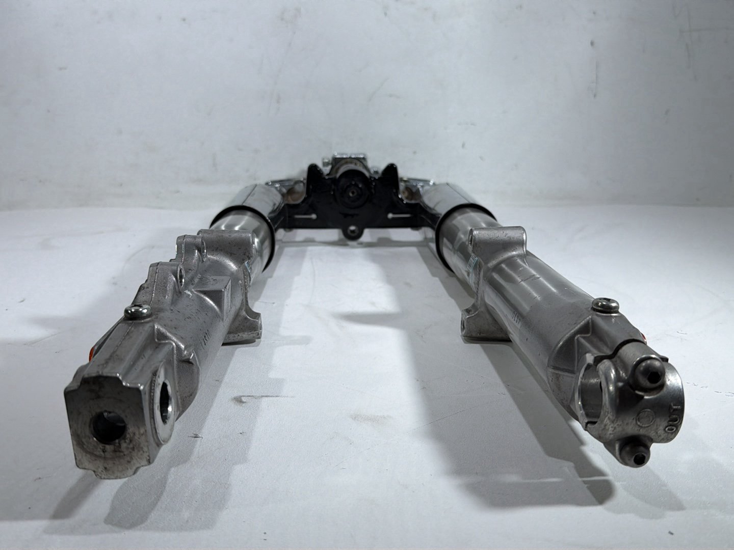 2011 Harley Heritage Softail Classic FLSTC OEM Front Triple Tree Set & LH RH Fork Legs Sliders