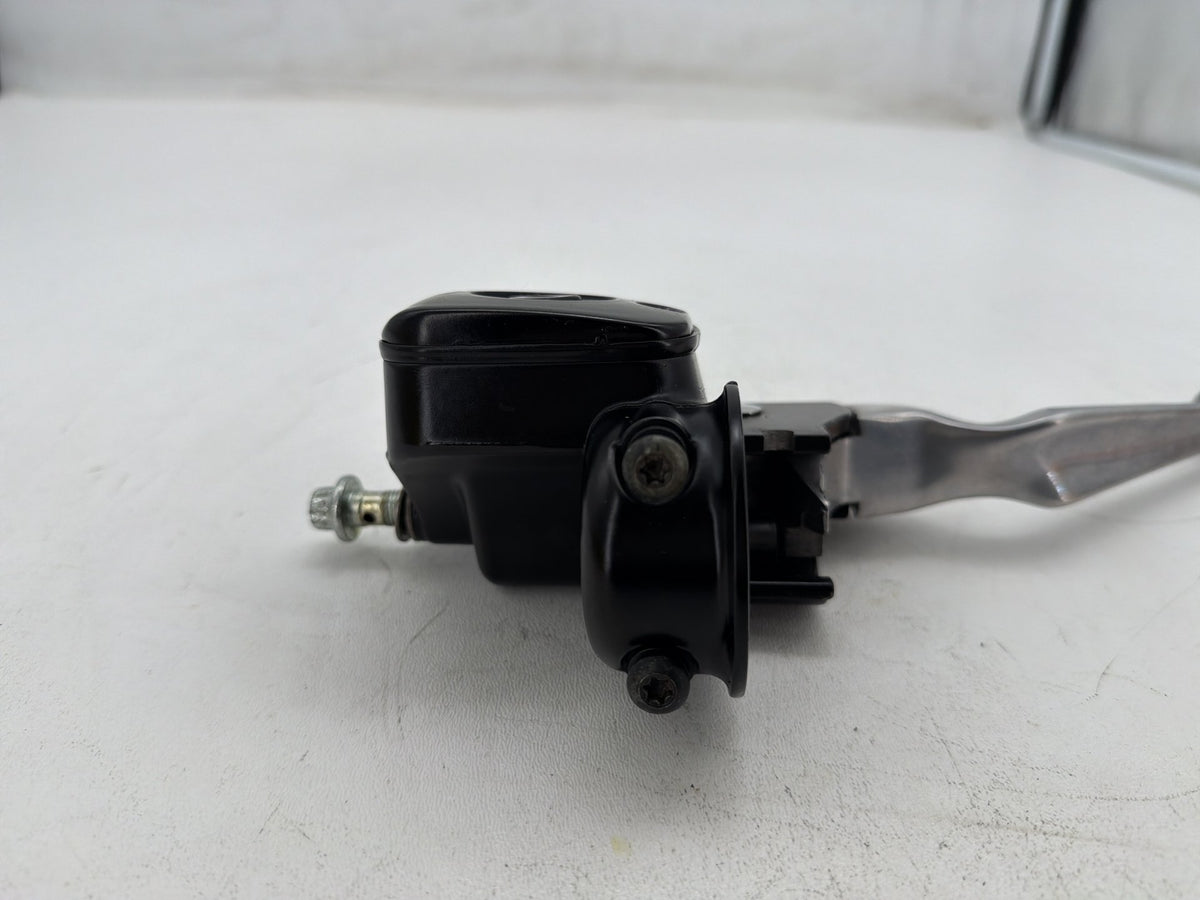 2001 Harley Electra Glide Touring OEM Front Right Brake Lever Master Cylinder