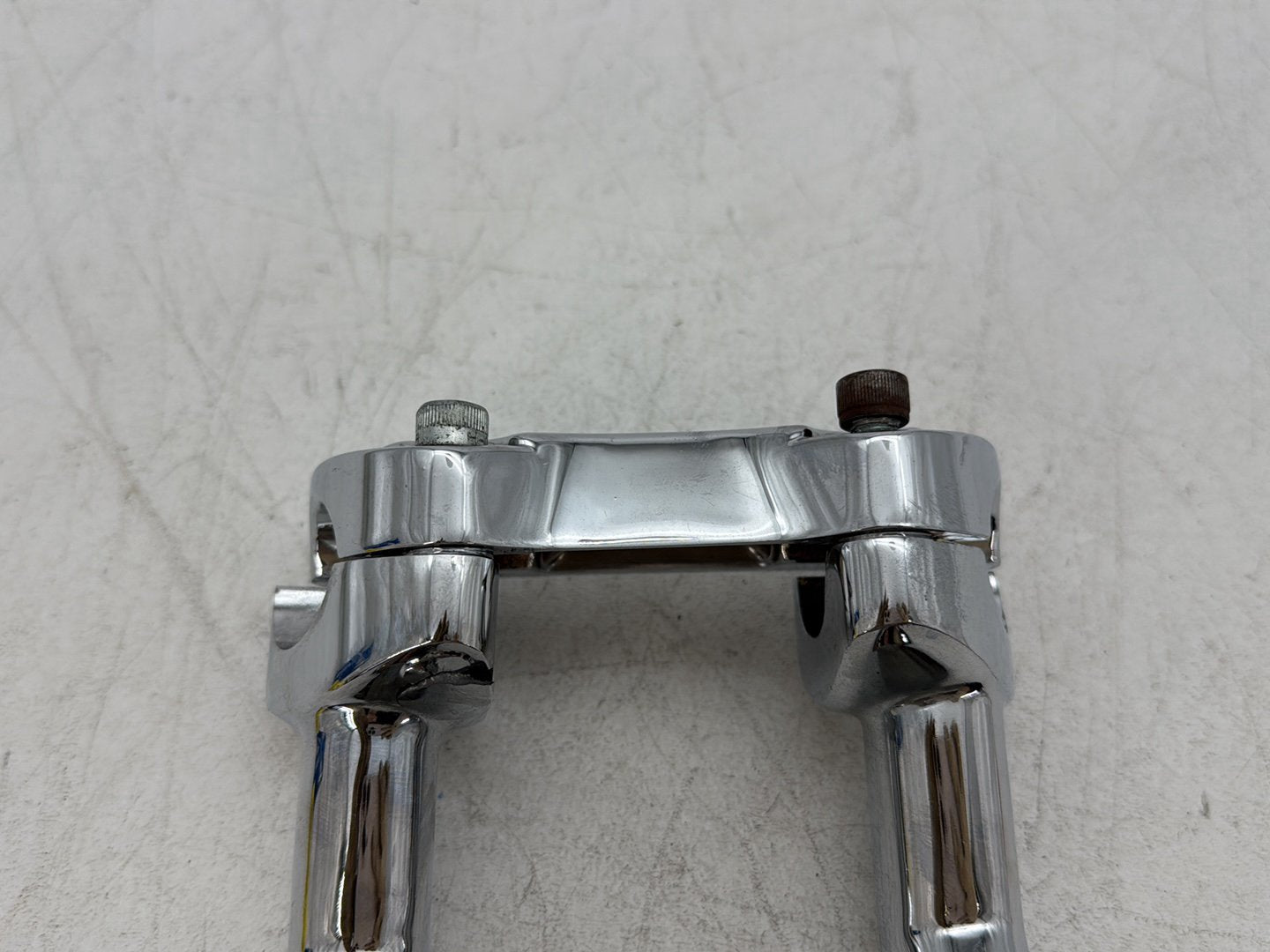 2001 Harley Sportster 883 Hugger XLH883 OEM Front Handlebar Riser Top Clamp Chrome