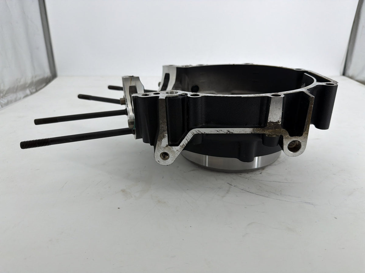2016 Harley Touring FLHXS Street Glide OEM Crankcase Shaft Engine Motor Cover
