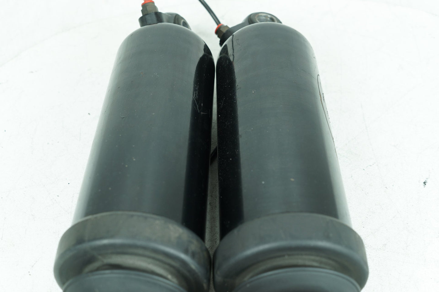 2007 - 2012 Harley-Davidson Touring Street Glide Rear Left Right Shock Absorbers   54662-02A
