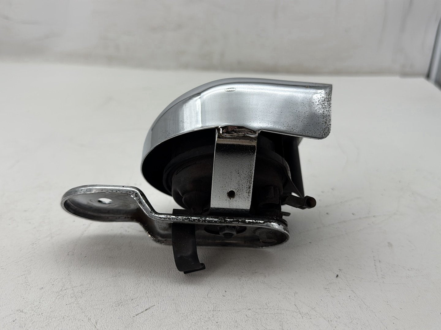 2008 Harley Road King Touring FLHR OEM Horn Signal Klaxon Chrome Cover