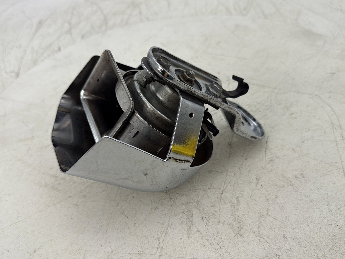 1998 Harley Touring FLHTCUI Electra Glide Ultra OEM Horn Signal Klaxon Chrome Cover