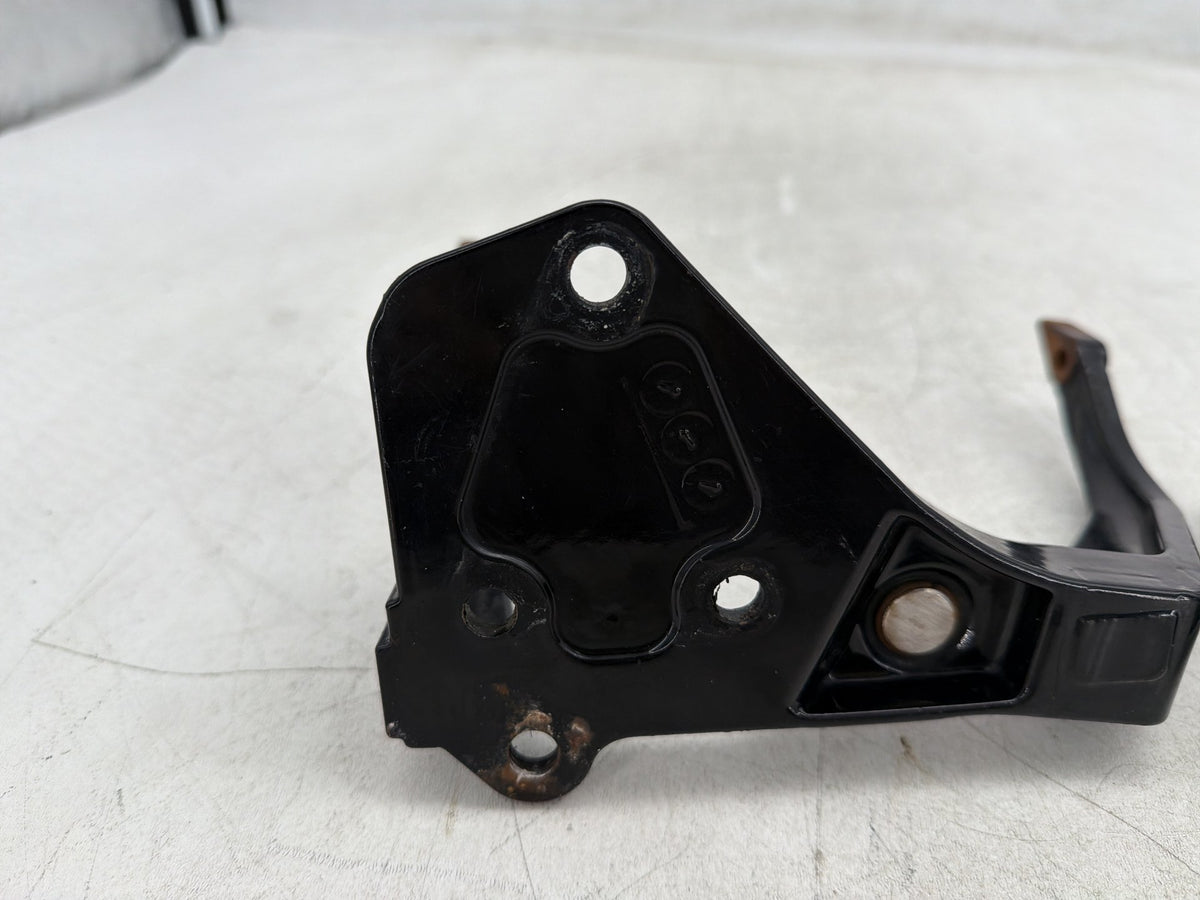 2001 Harley Fat Boy Softail FLSTFI OEM Left Right Driver Footpeg Bracket Mounts