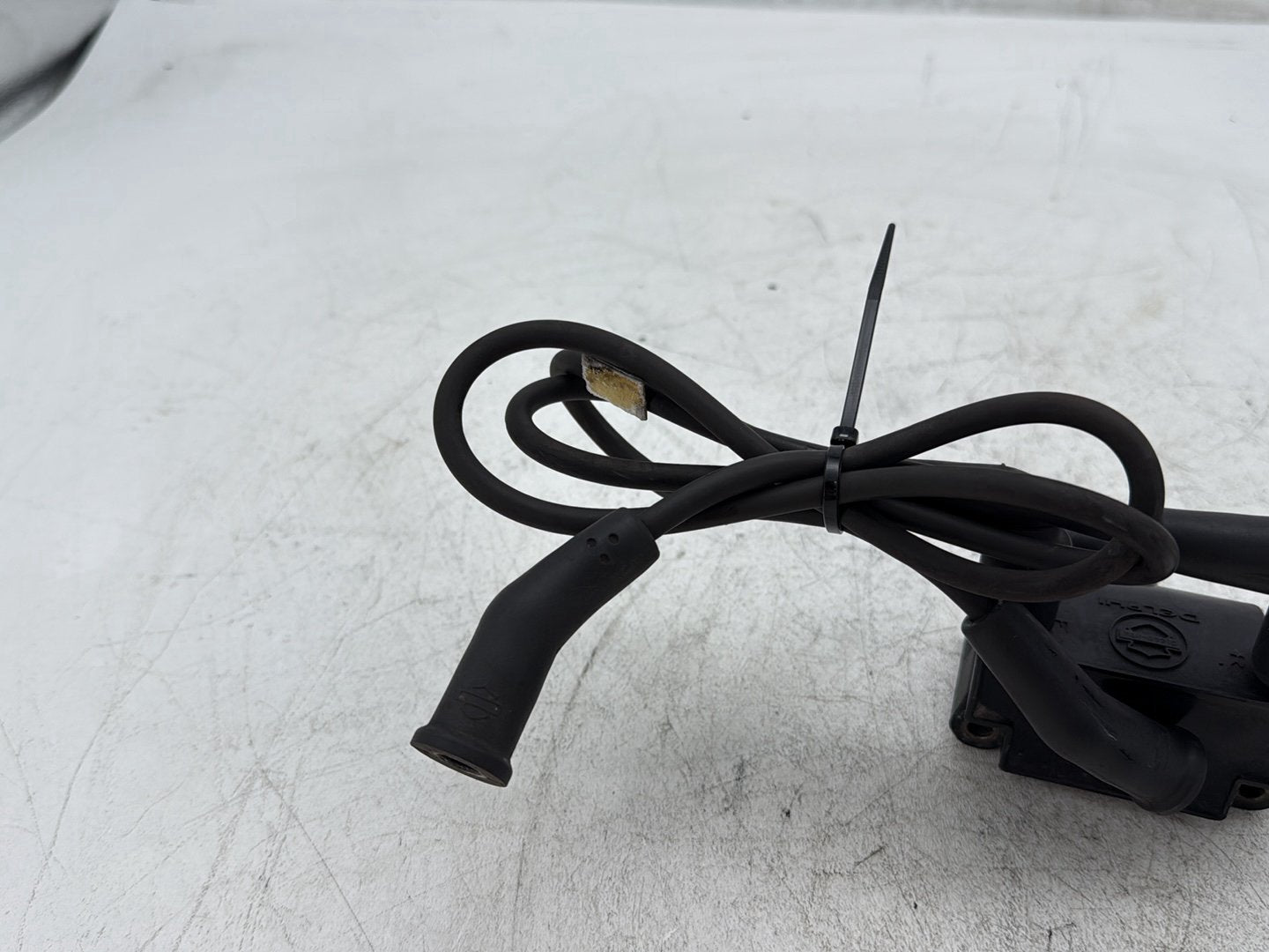 2009 Harley Street Glide Touring FLHX OEM Ignition Coil Spark Plugs Cable