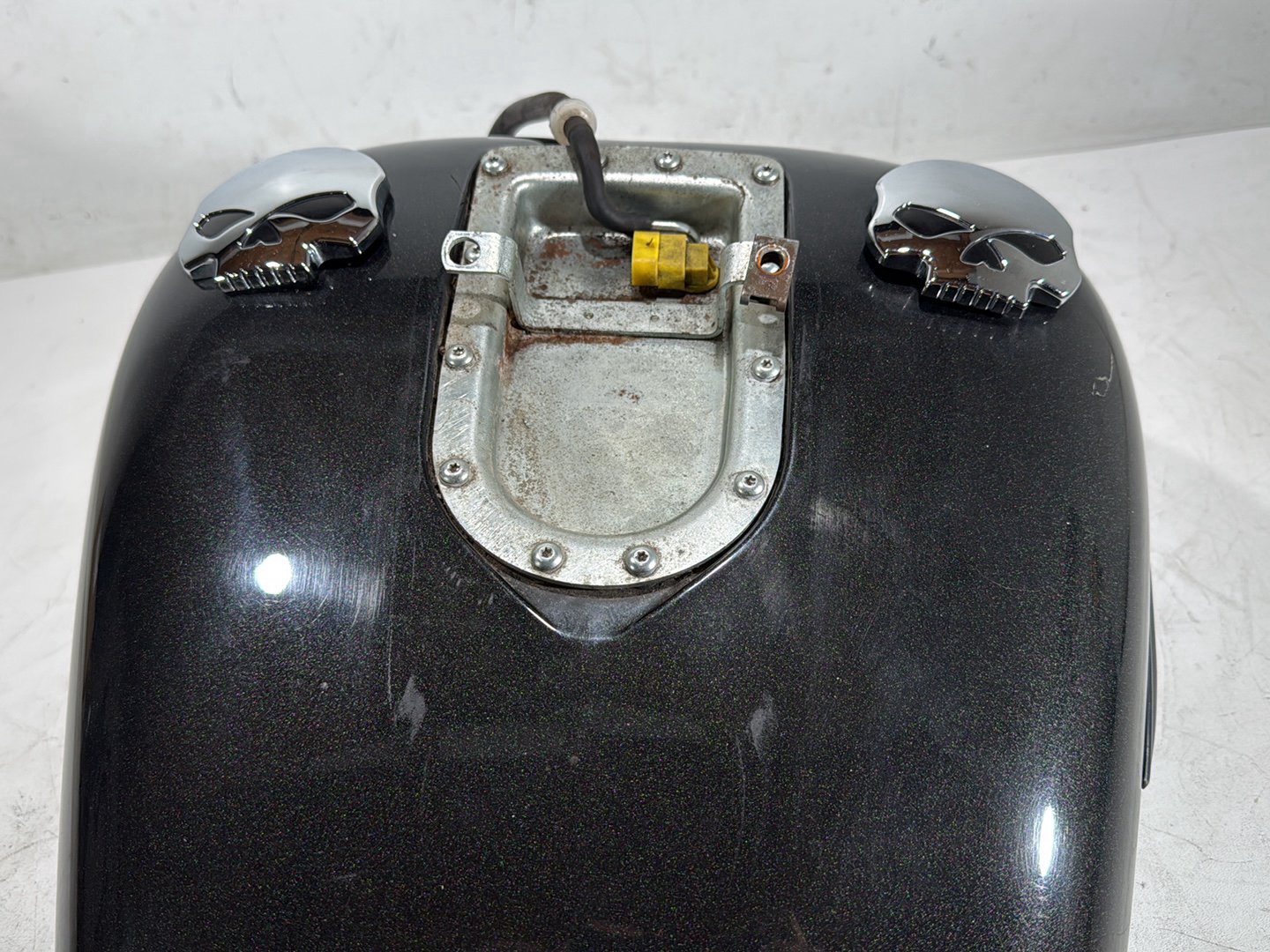 2008 Harley Dyna Fat Bob FXDF OEM Fuel Gas Tank Gasoline Reservoir
