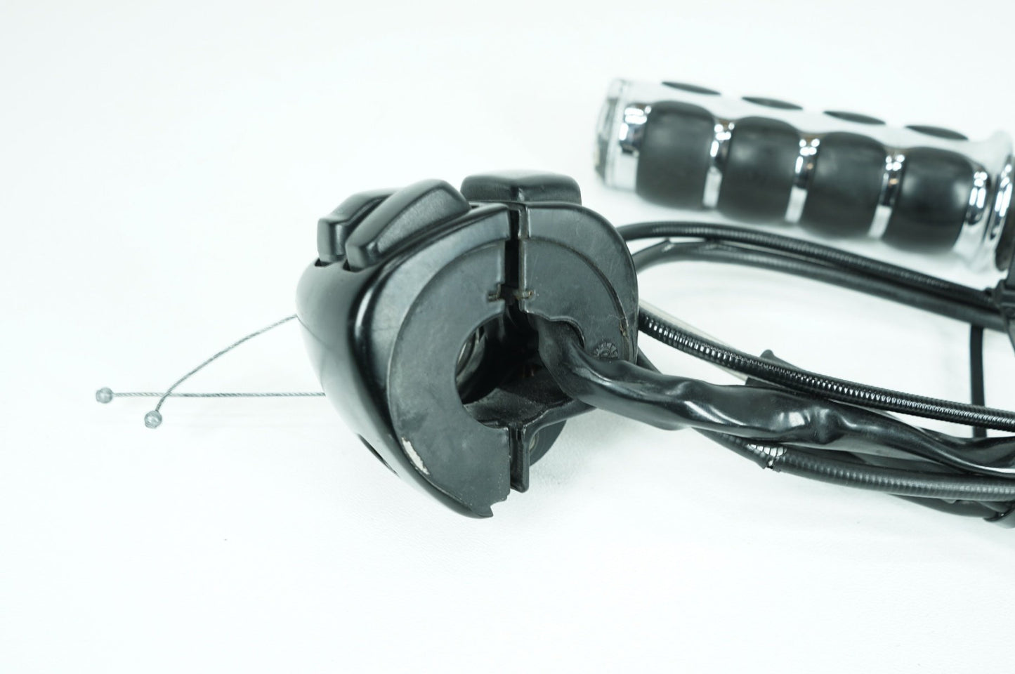 1991 - 2003 Harley-Davidson Sportster Custom Anniversary Right Engine Start Kill Switches Controls 71684-06A