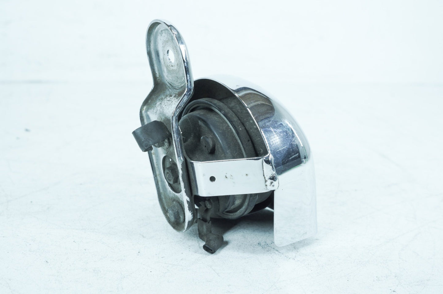 2001 Harley Dyna FXDXT Super Glide T-Sport OEM Horn Signal Klaxon Chrome Cover