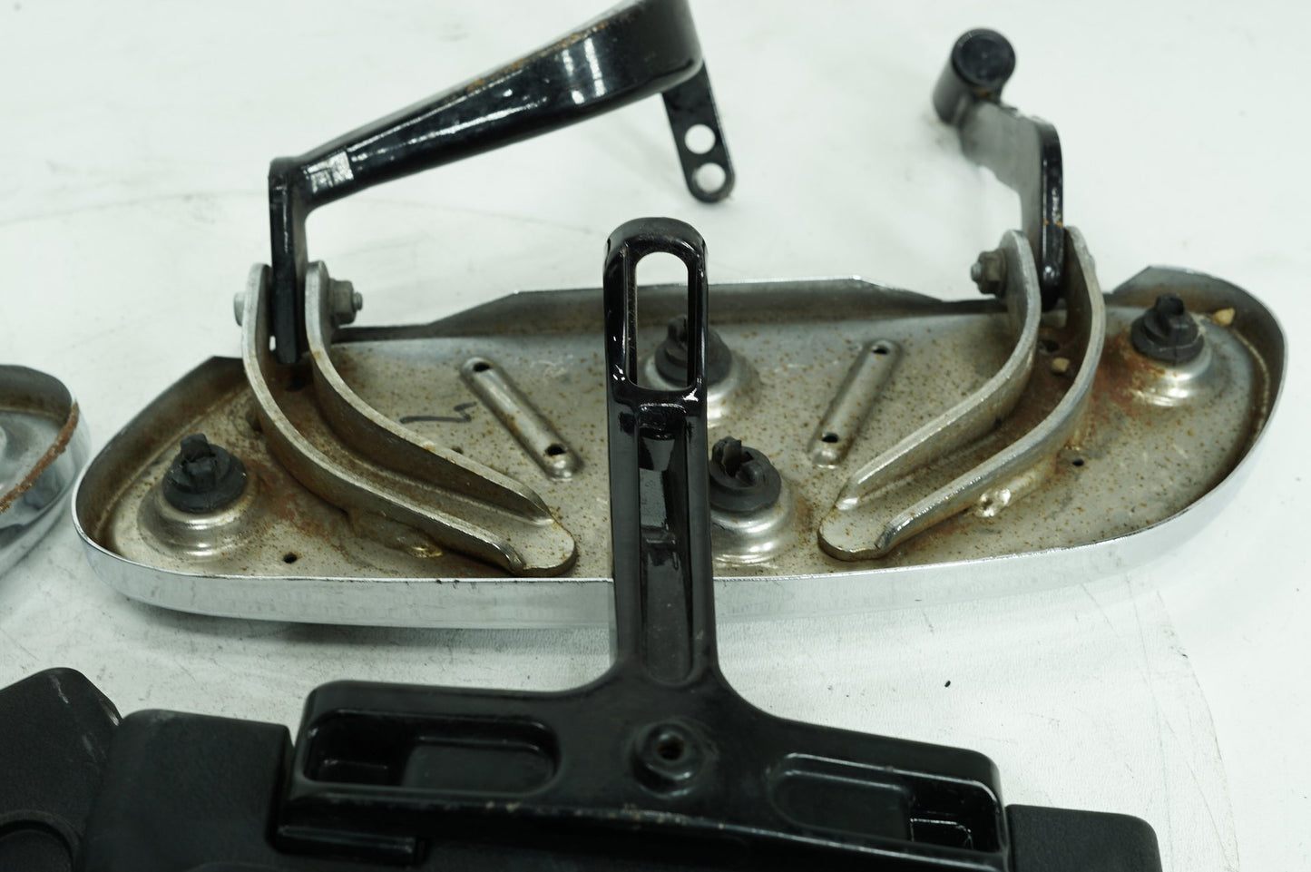 2007 - 2011 Harley-Davidson Touring Street Glide Left Right Driver & Pass Floorboard Foot Rest 50683-04