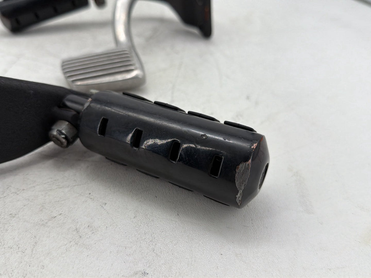 2008 Harley Dyna Fat Bob FXDF OEM Left Right Foot Brake Control Pegs