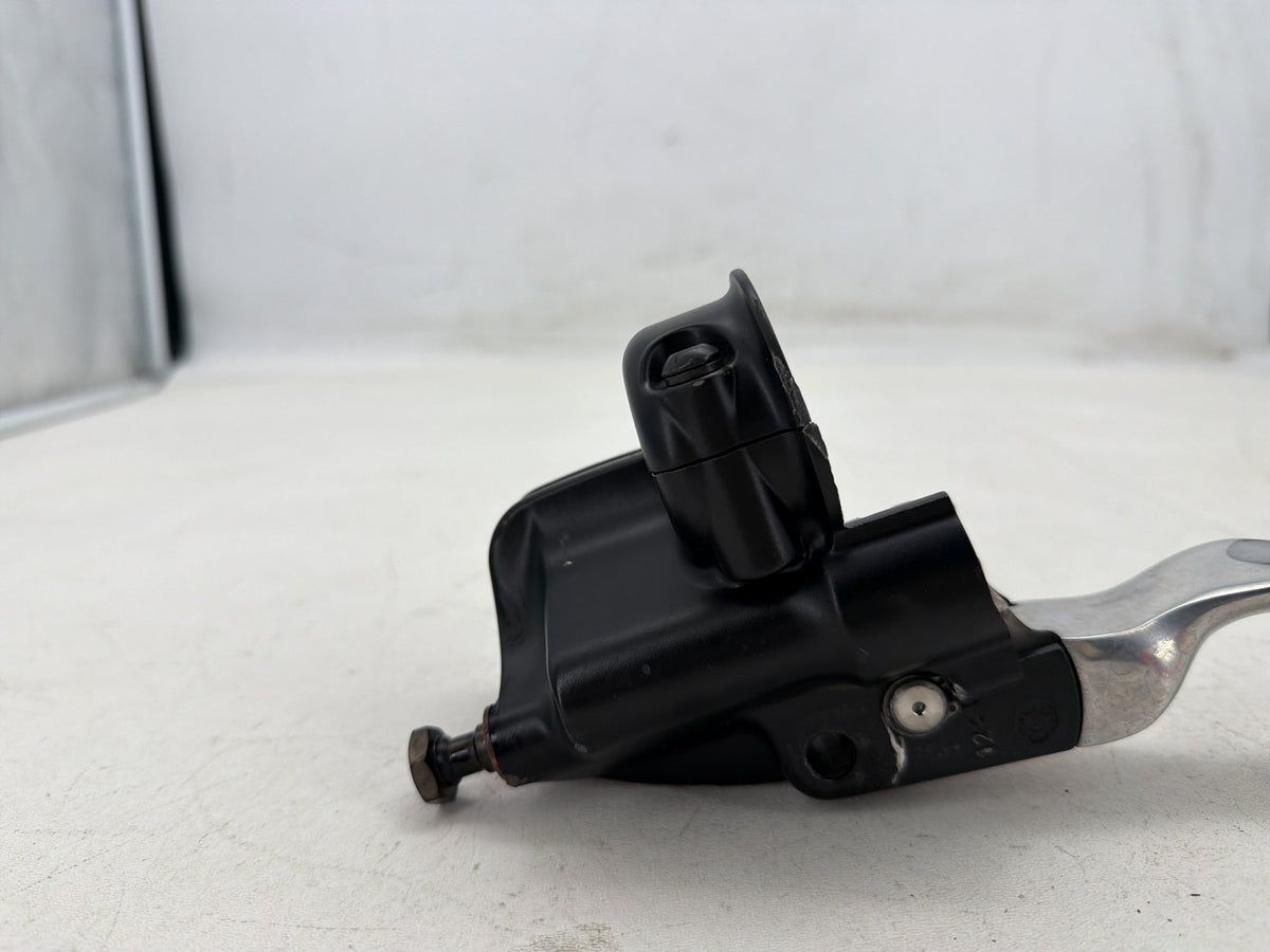 2016 Harley Dyna Fat Bob FXDF OEM Front Right Brake Lever Master Cylinder 11/16