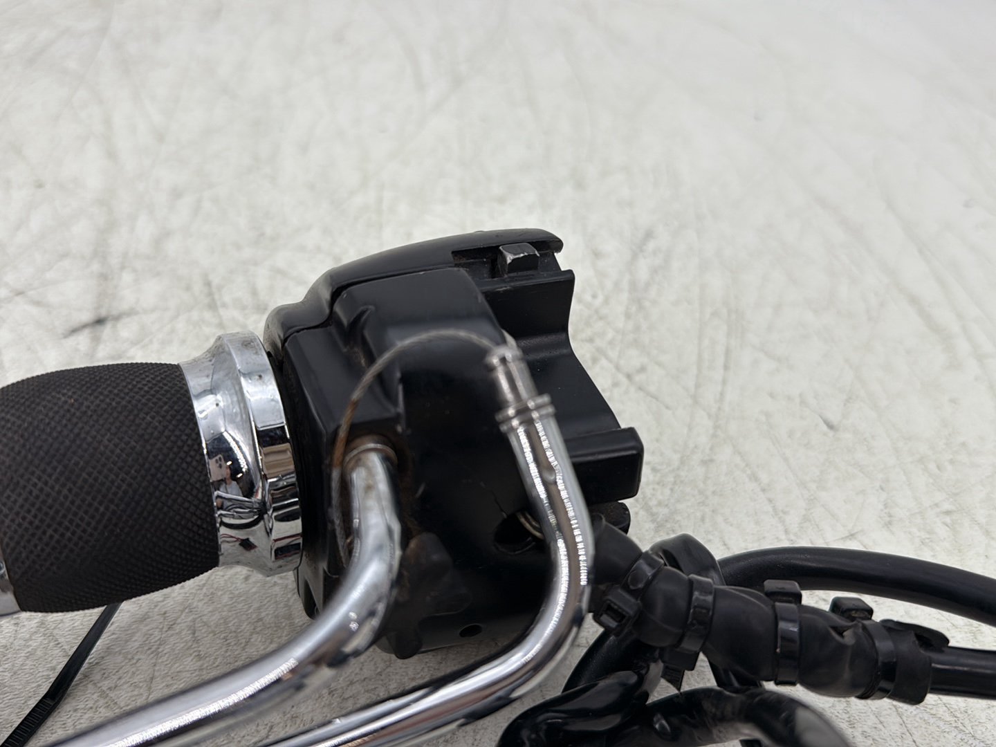2012 Harley Dyna Super Glide Custom FXDCI OEM Right Engine Start Kill Switches Controls