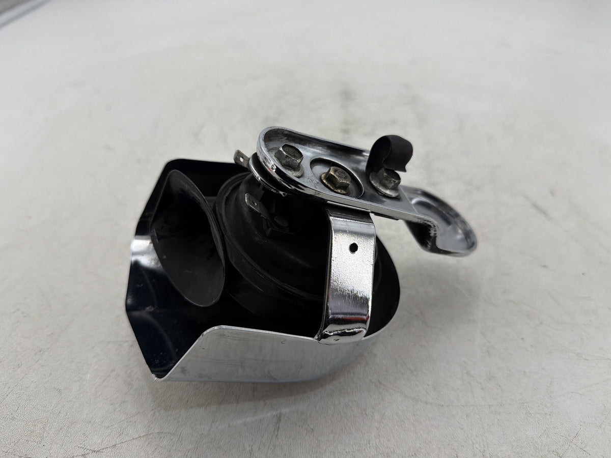 2001 Harley Heritage Softail Classic FLSTC OEM Horn Signal Klaxon Chrome Cover