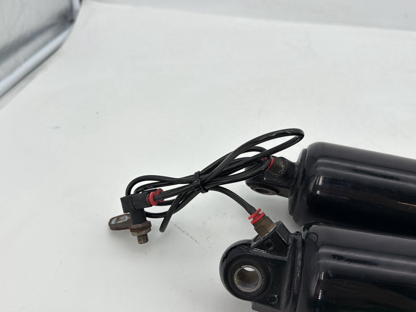 2008 Harley Touring FLHTCU Electra Glide Ultra OEM Rear Left Right Shock Absorbers