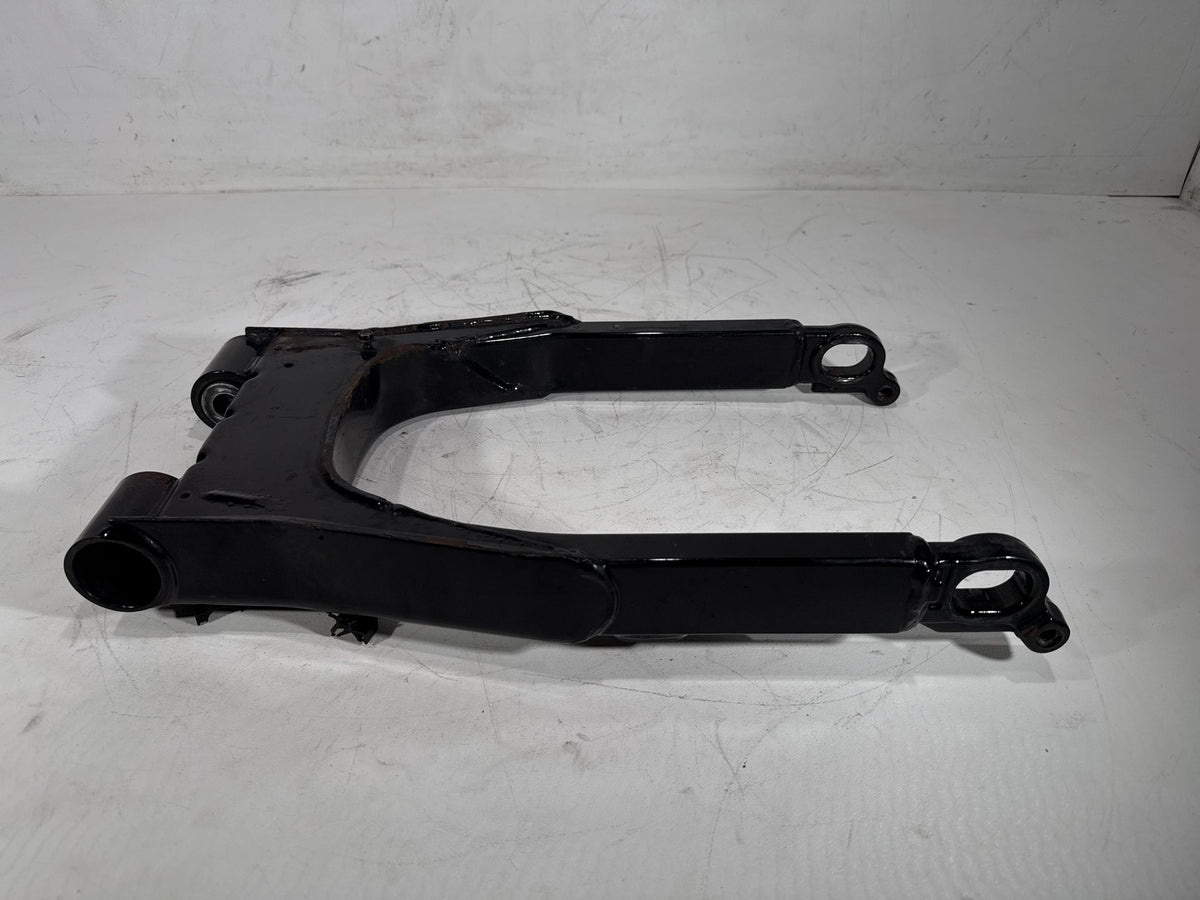 2006 Harley Street Glide Touring FLHX OEM Rear Fork Swingarm Swing Arm