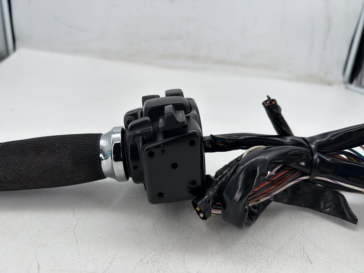 11 Harley Electra Glide Touring OEM Left Turn Signal Headlight Switches Controls