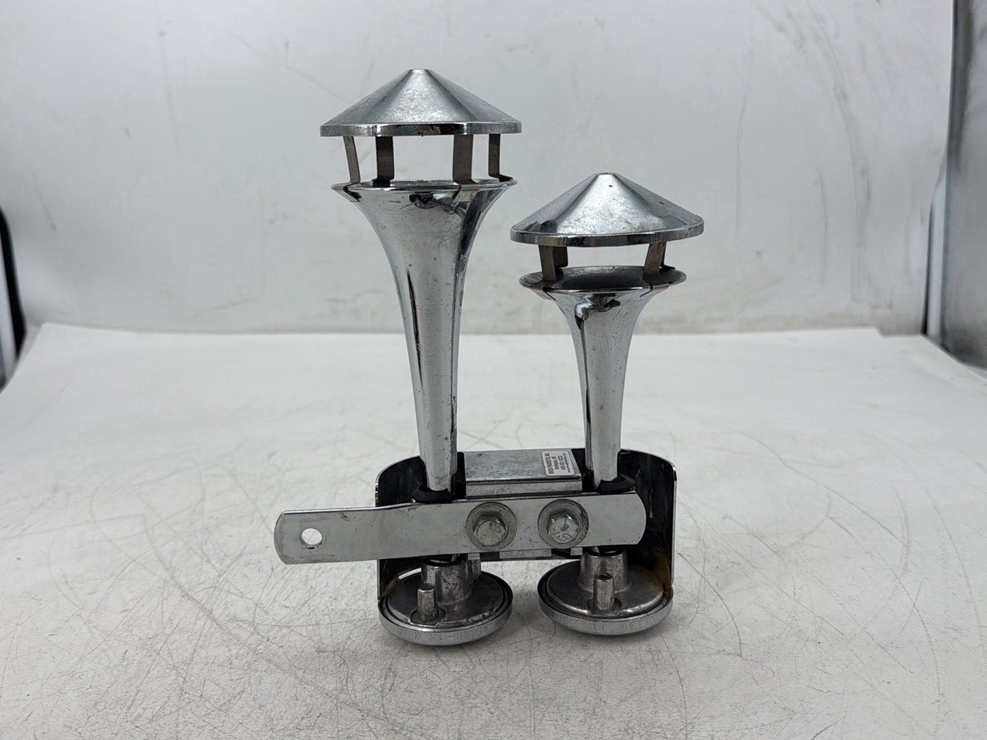 2005 Harley Electra Glide Touring Ultra FLHTCUI OEM Signal Horn Klaxon Beep