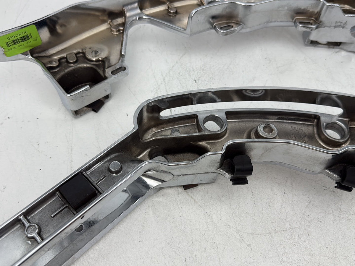 2017 Harley Road Glide Touring OEM Left Right Saddlebag Fender Struts Brackets