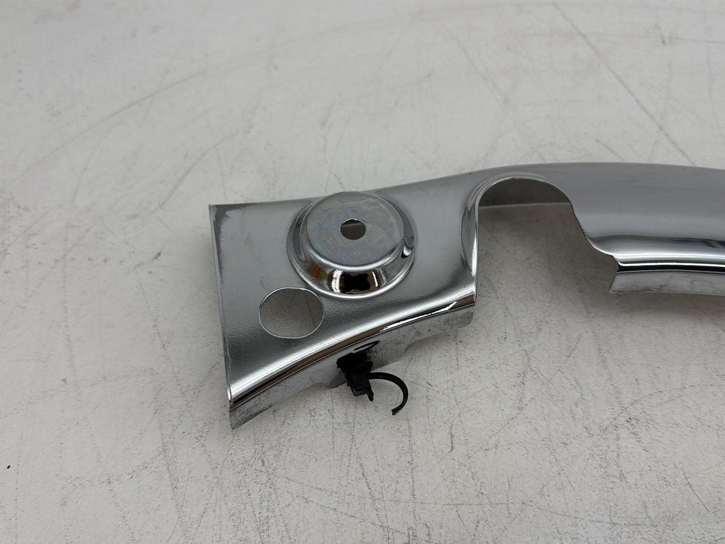 2010 Harley Street Glide Touring FLHX OEM Rear Left Right Fender Struts Bracket