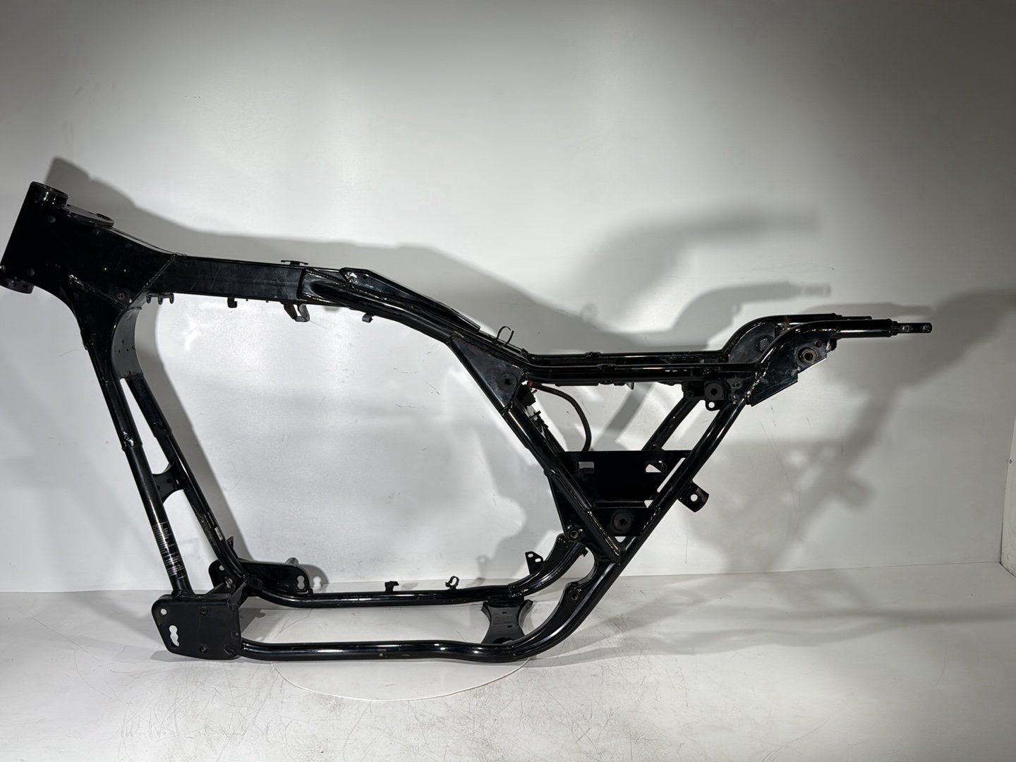 1999 - 2006 Harley-Davidson Touring Electra Glide Classic Body Main Frame Chassis CLN CLR 47900-01