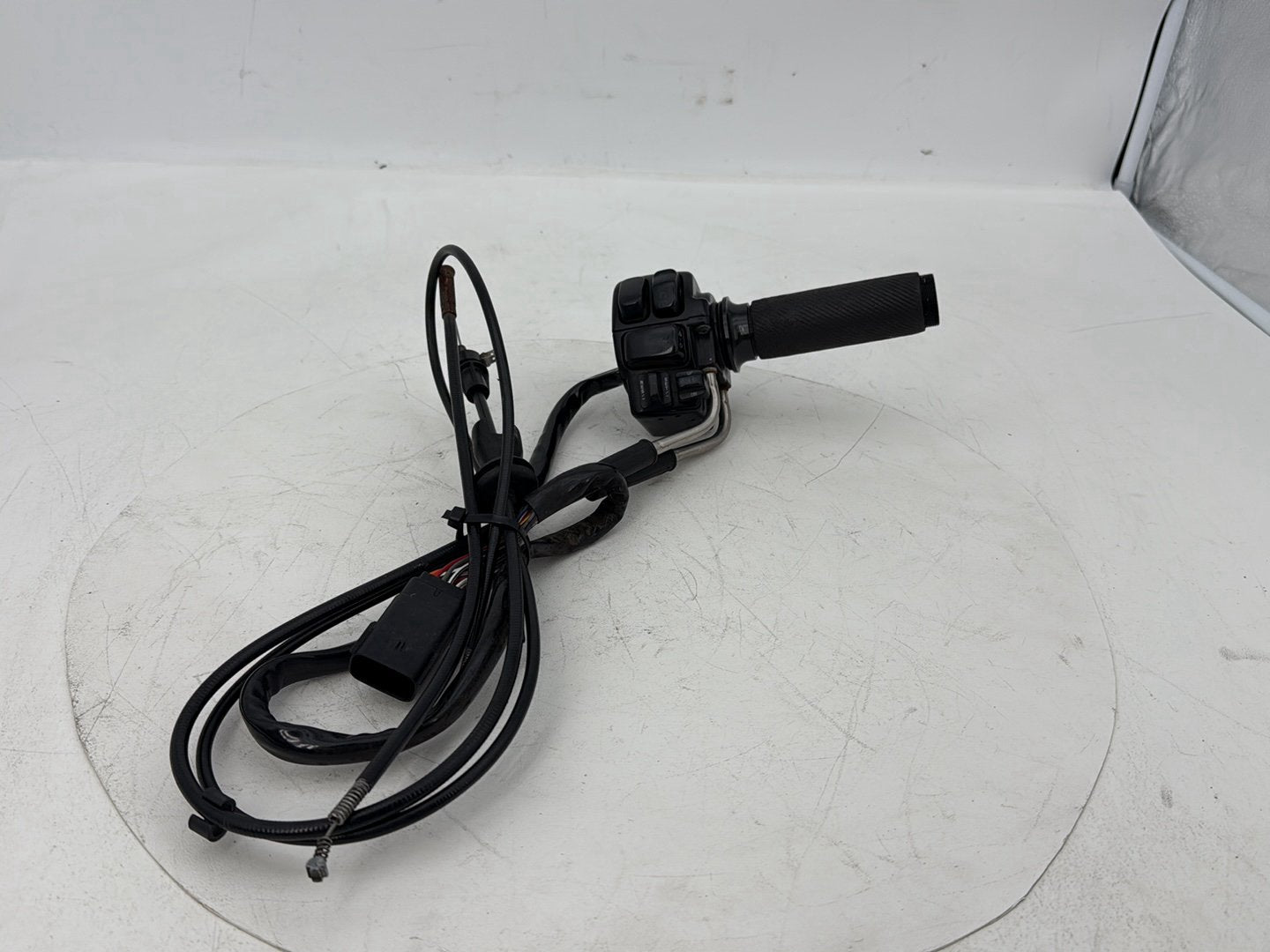 2007 - 2012 Harley-Davidson Touring Electra Glide Ultra Right Engine Start Kill Switches Controls w/ Hand Grip, Idle Throttle Cable Lines