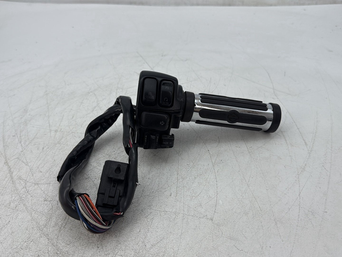 2013 Harley Electra Glide Touring Ultra FLHTCUI OEM Right Engine Start Kill Switches Controls