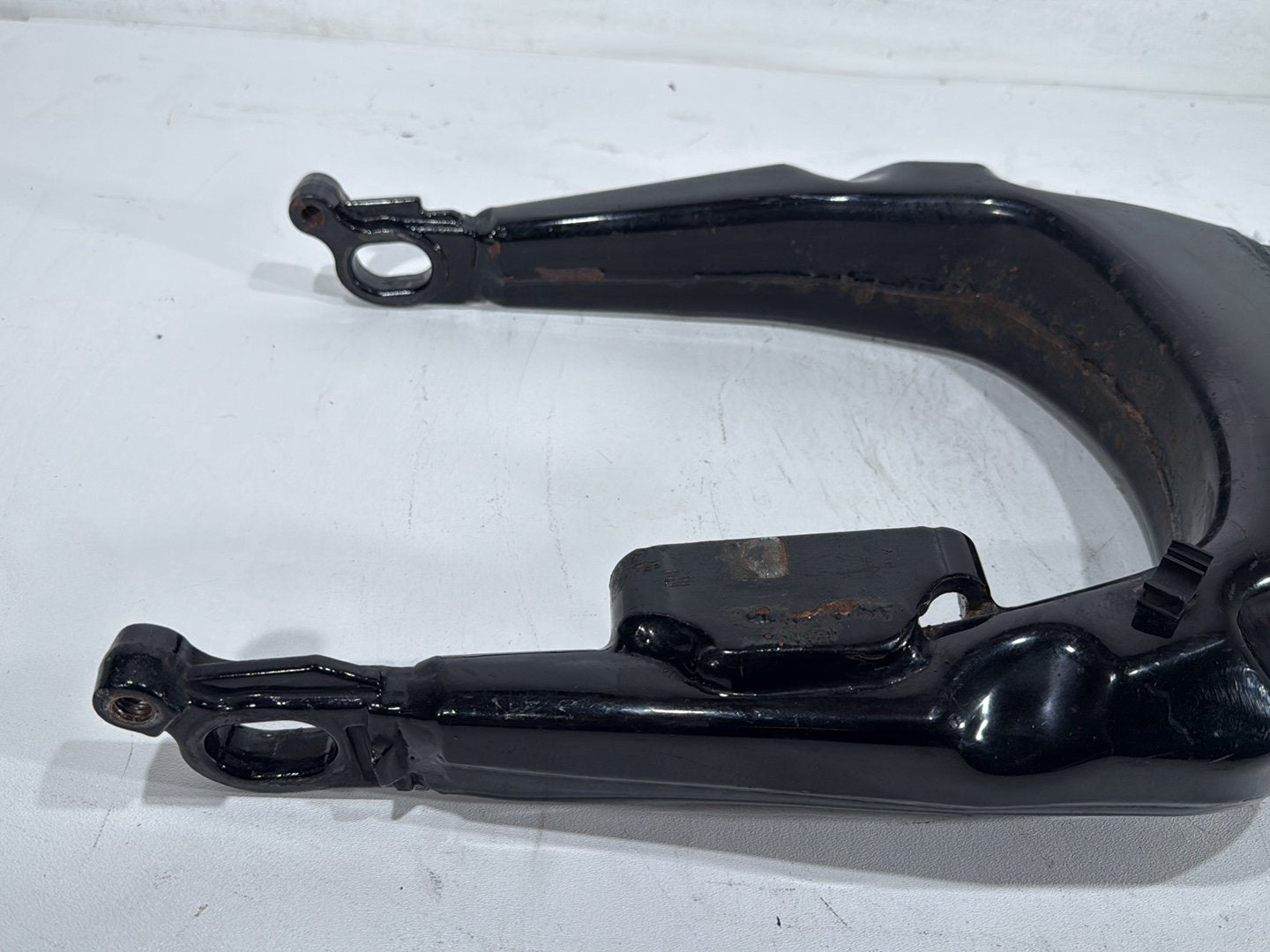 2018 Harley Electra Glide Touring Ultra FLHTCU OEM Rear Fork Swingarm Swing Arm