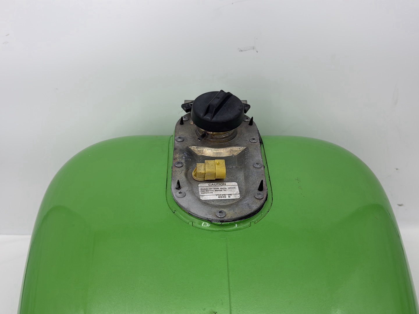 1999 - 2006 Harley-Davidson Touring Electra Glide Fuel Gas Tank Gasoline Reservoir 	61356-03