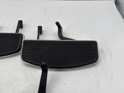 2006 Harley Touring FLHTCI Electra Glide Classic OEM Left Right Driver & Pass Floorboard Foot Rest