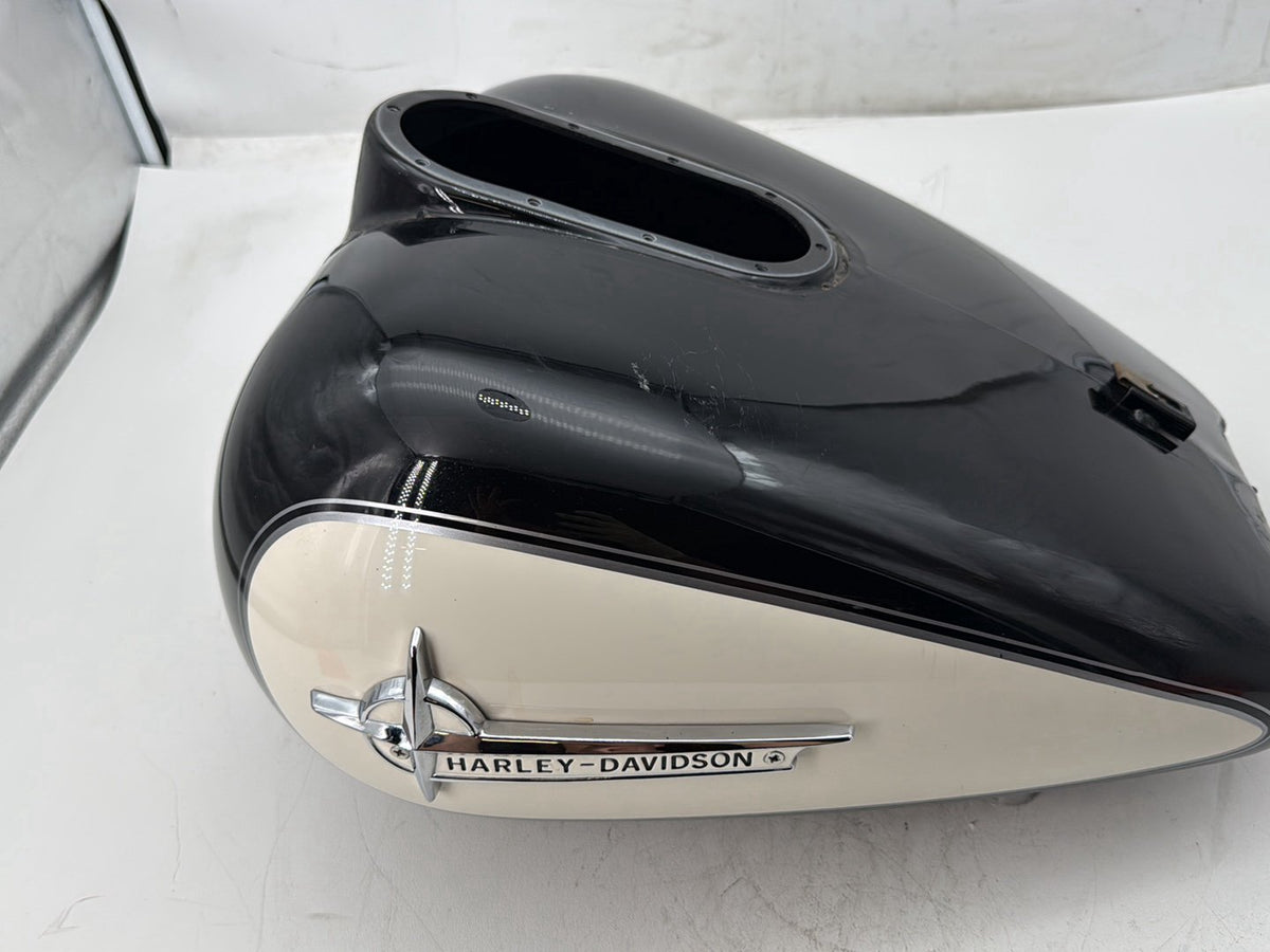 2007 Harley Touring FLHTP Electra Glide Police OEM Fuel Gas Tank Gasoline Reservoir