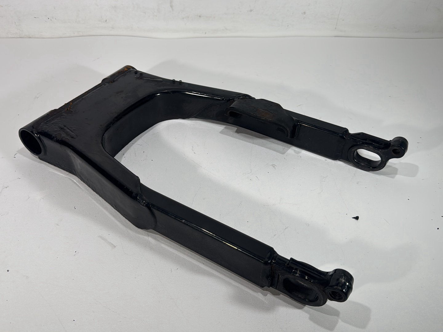 2003 Harley Electra Glide Touring Ultra FLHTCUI OEM Rear Fork Swingarm Swing Arm