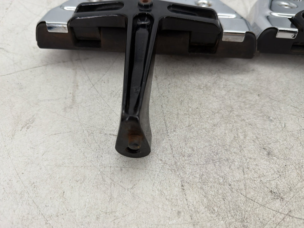 2004 Harley Electra Glide Touring Ultra OEM Left & Right Passenger Floorboard Foot Rest