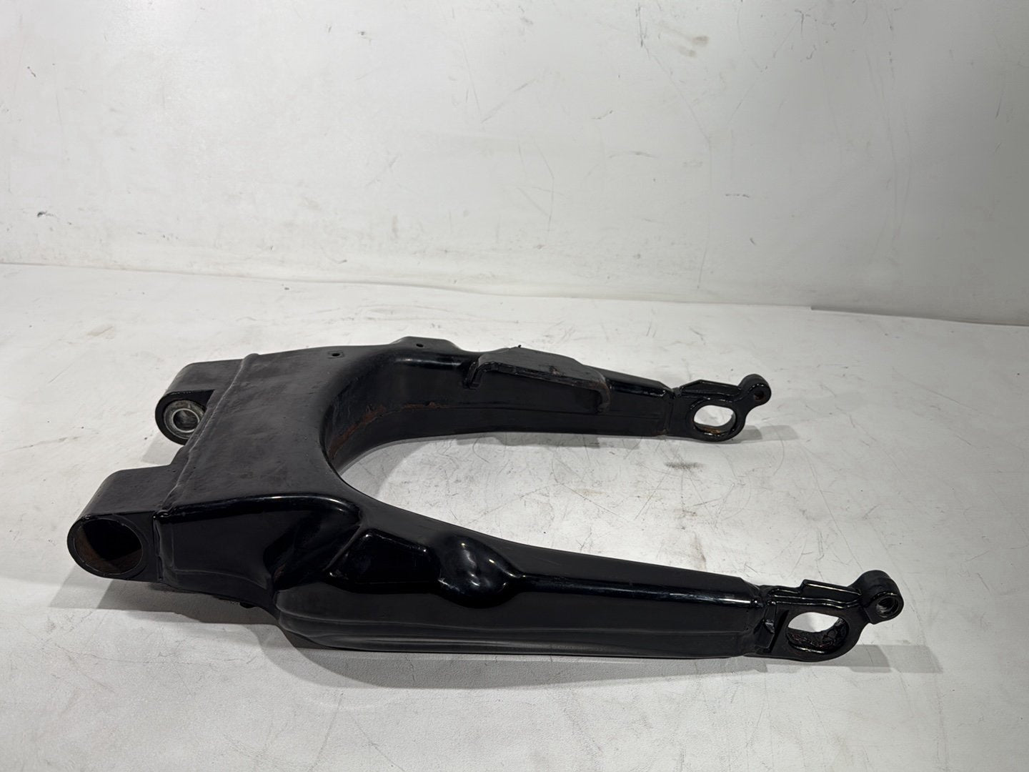 2013 Harley Electra Glide Touring Ultra FLHTCUI OEM Rear Fork Swingarm Swing Arm