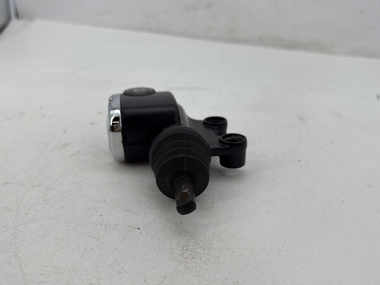 2014 Harley Electra Glide Touring CVO Screamin Eagle OEM Rear Brake Master Cylinder Reservoir