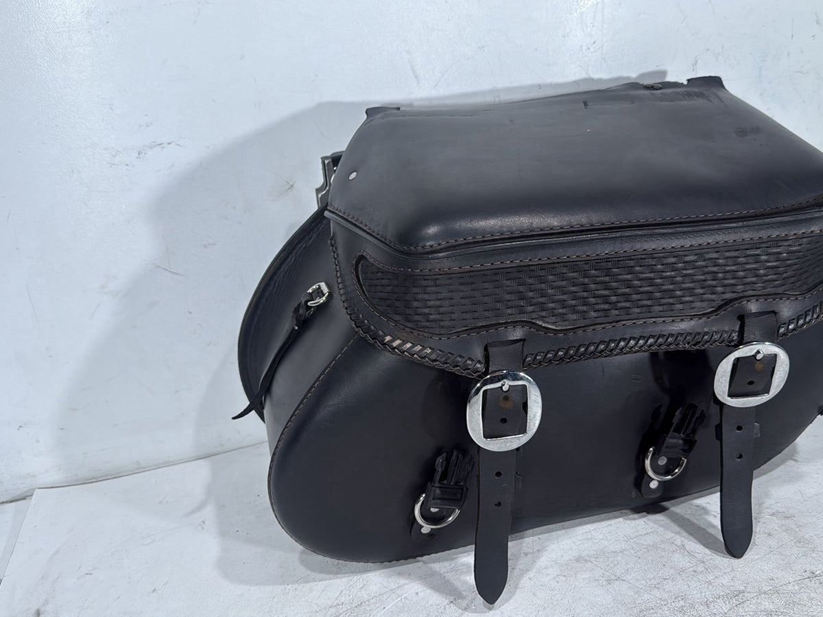 2015 Harley Softail Deluxe FLSTN OEM Rear Right 1 Saddlebag Luggage Leather