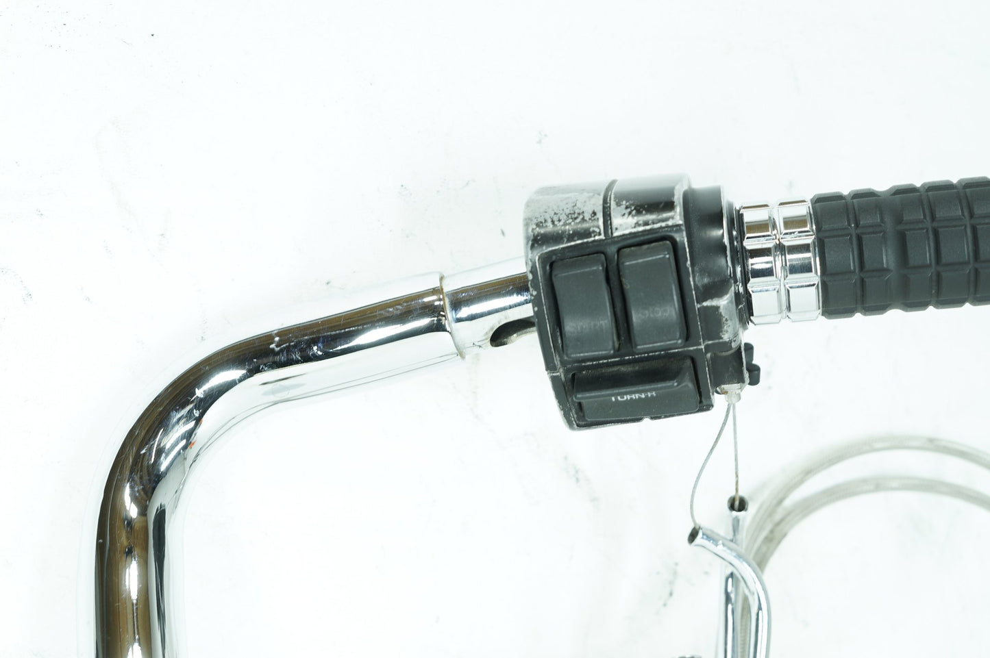 1984 - 1998 Harley-Davidson Touring Electra Glide Sport Handlebars Left Right Switches Controls  	70218-87A