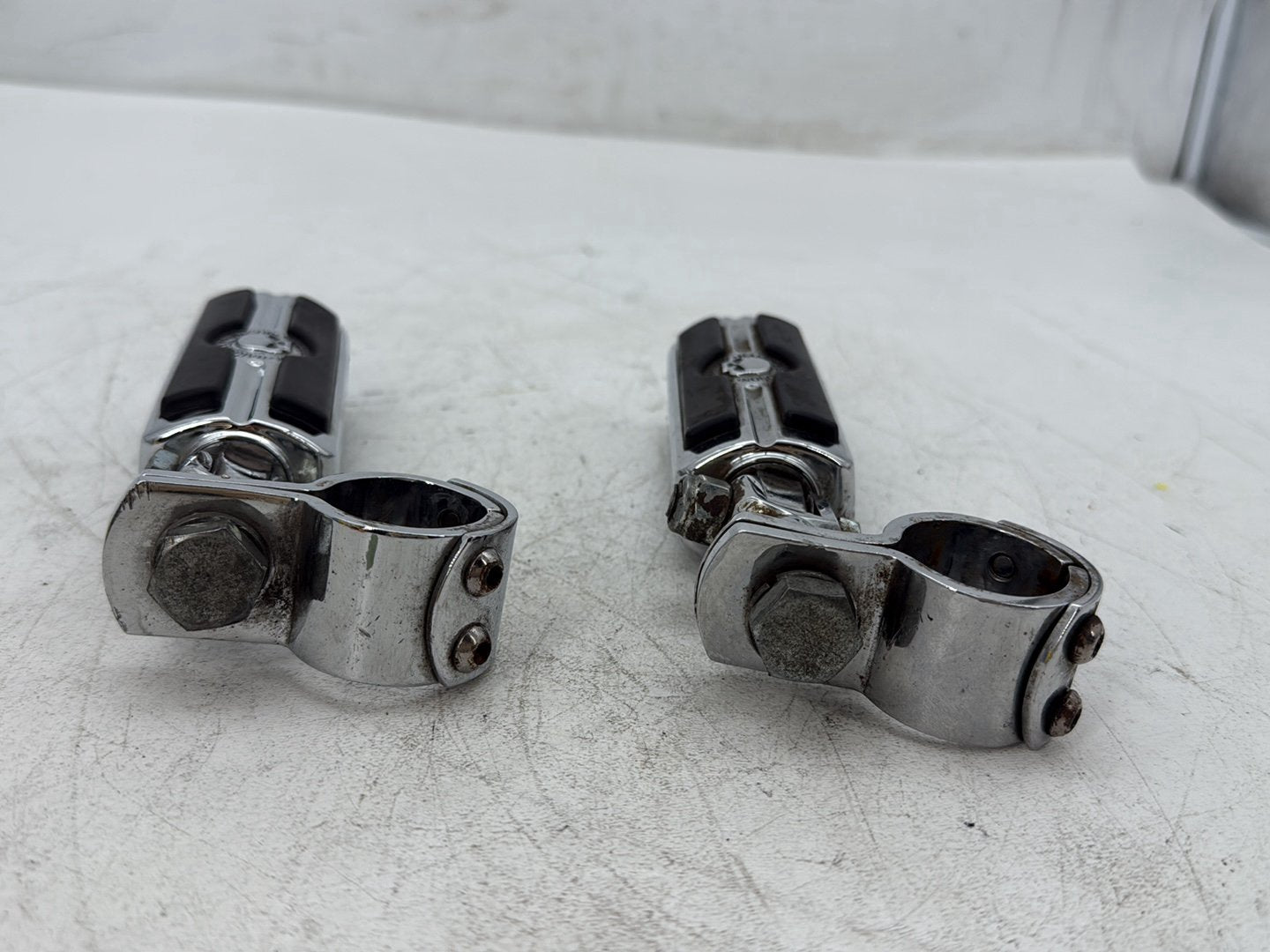 2018 Harley Electra Glide Touring Ultra Front Right Left Highway Foot Pegs SKULL