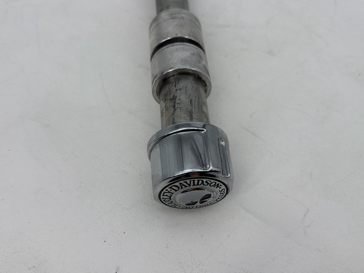 2007 - 2017 Harley-Davidson Dyna Wide Glide Front Wheel Axle Bolt Shaft 41547-07A