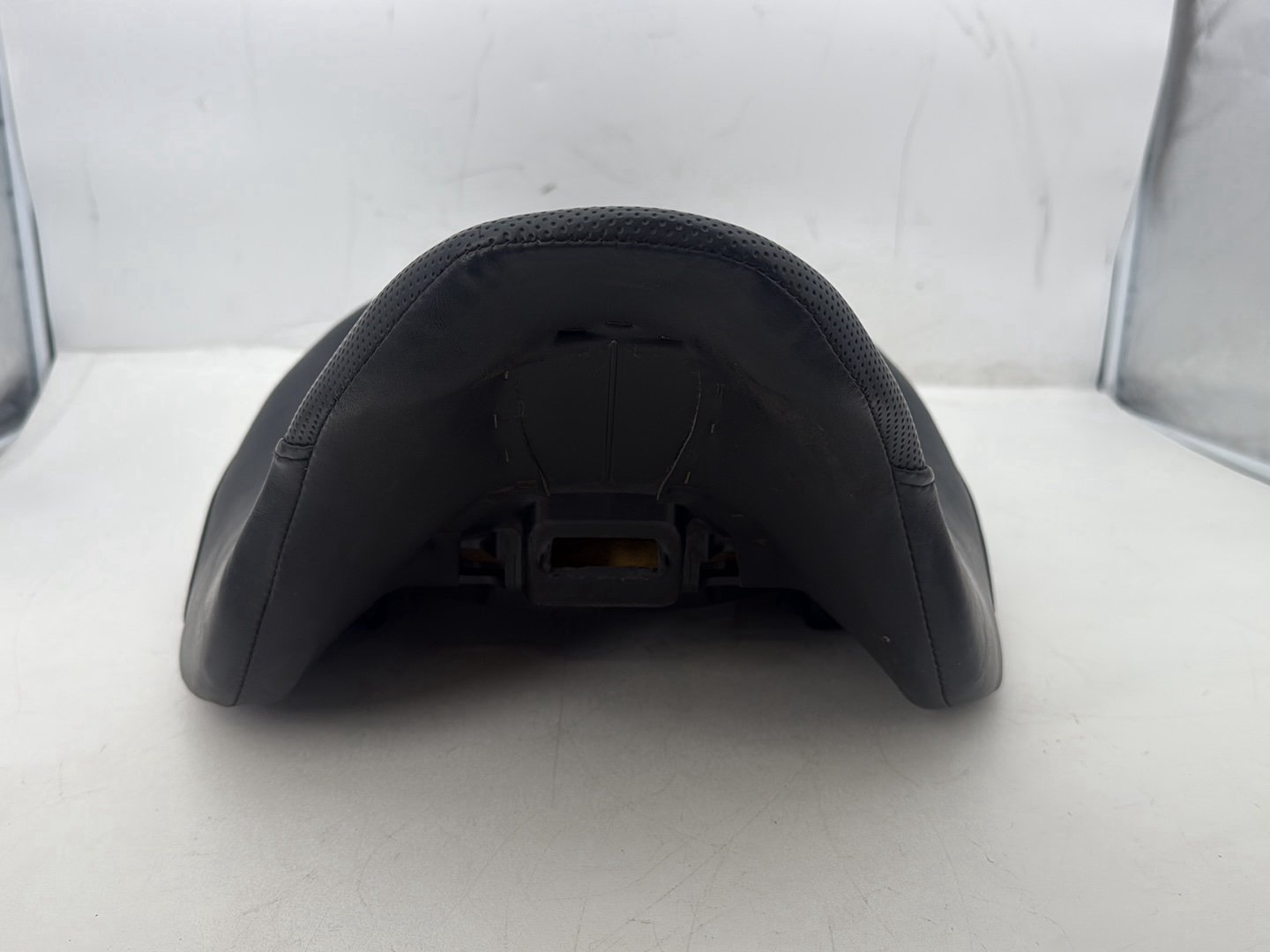 2011 Harley Electra Glide Ultra FLHTK OEM Passenger Rider Driver Seat Saddle