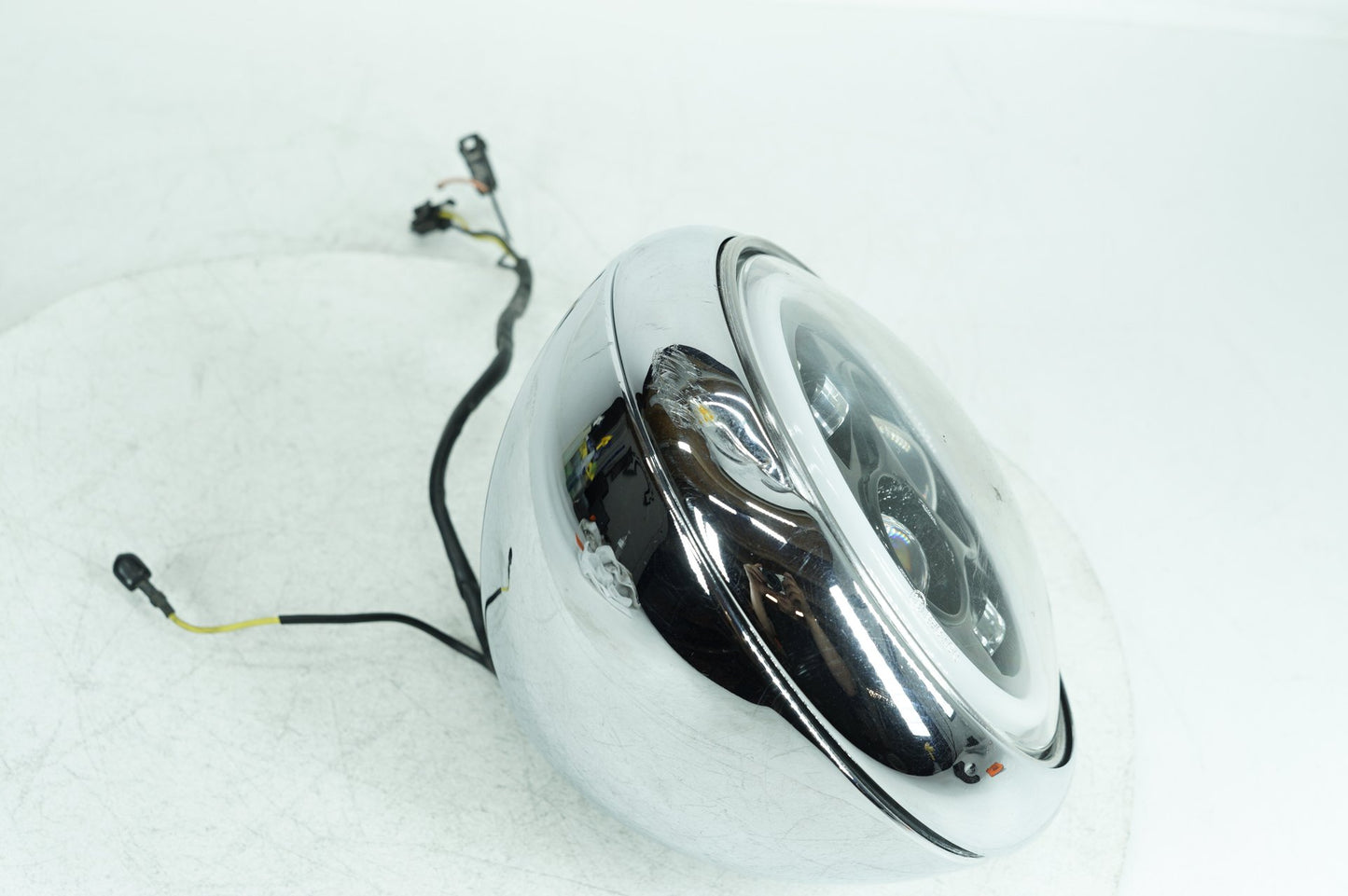 1999 - 2006 Harley-Davidson Softail Fat Boy Headlight Headlamp Head Lamp Light LED  	69748-05B