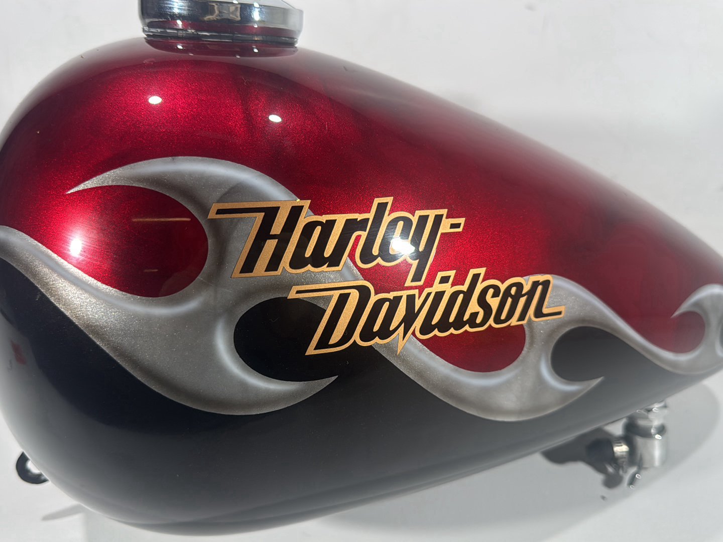 2004 Harley Softail FLSTC Heritage Classic OEM Fuel Gas Tank Gasoline Reservoir