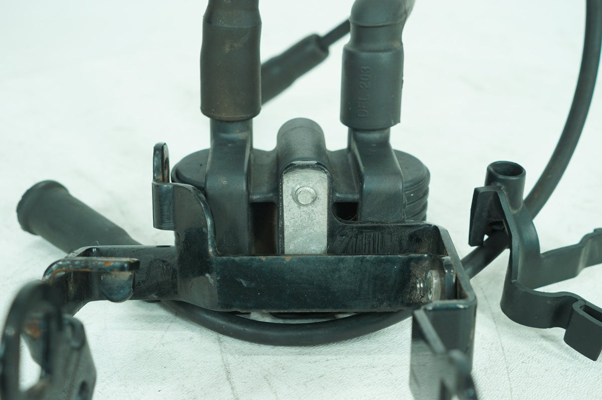 2010 Harley Sportster XL883N Iron OEM Ignition Coil Spark Plugs Cable 31656-07