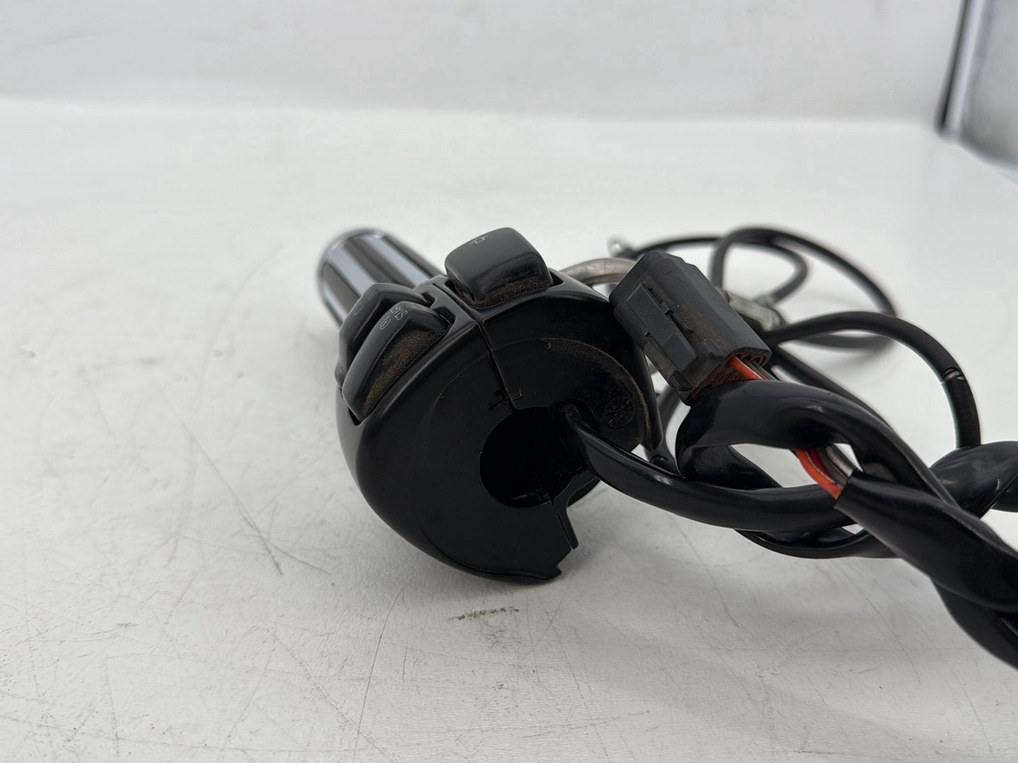 2006 Harley Sportster XL883C 883 Custom OEM Right Engine Start Kill Switches Controls