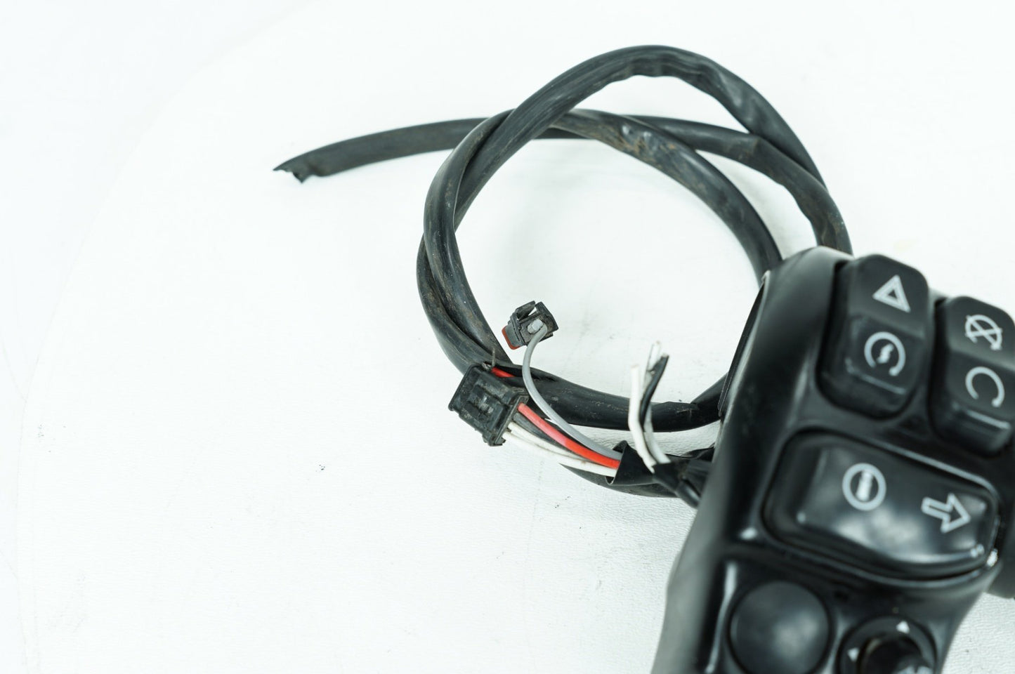 2017 - 2025 Harley-Davidson Touring Street Glide Right Engine Start Kill Switches Controls 71500501
